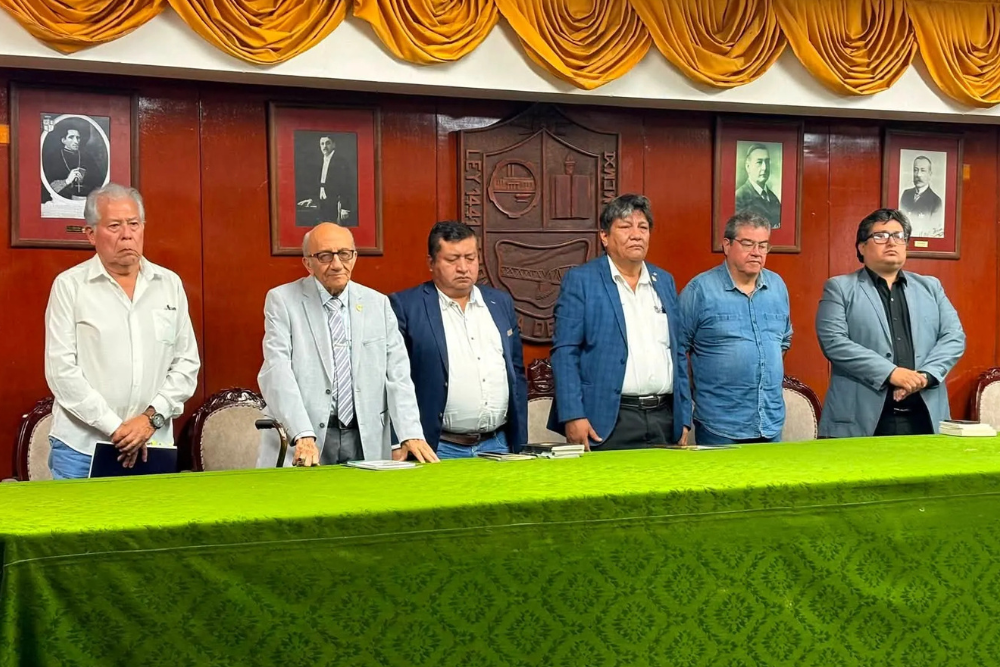 La poesía toma la palabra en Sullana: destacados escritores inauguraron con éxito el Encuentro de Poetas